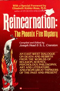 Joseph Head and S. L. Cranston. Reincarnation: The Phoenix Fire Mystery (Reincarnation: The Phoenix Fire Mistery (Reenkarniĝo: la mistero de la fajro de la Fenikso). Kovrilpaĝo.